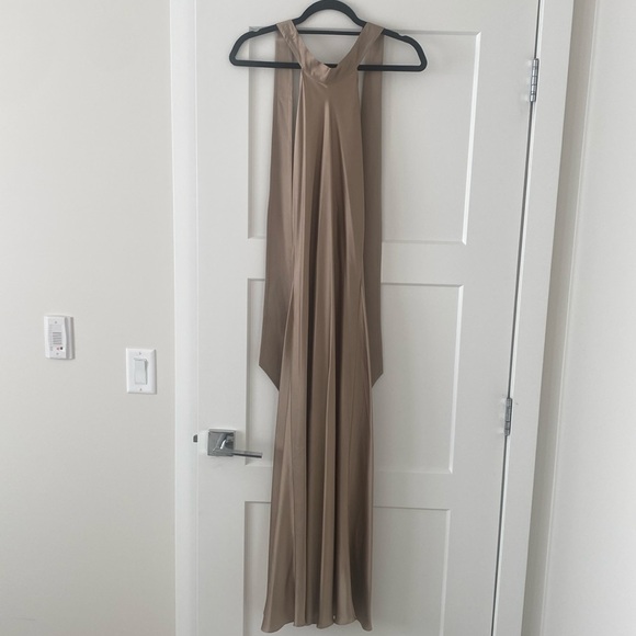Silk Maison - Mulberry Silk Halter Dress. XS - Picture 1 of 8